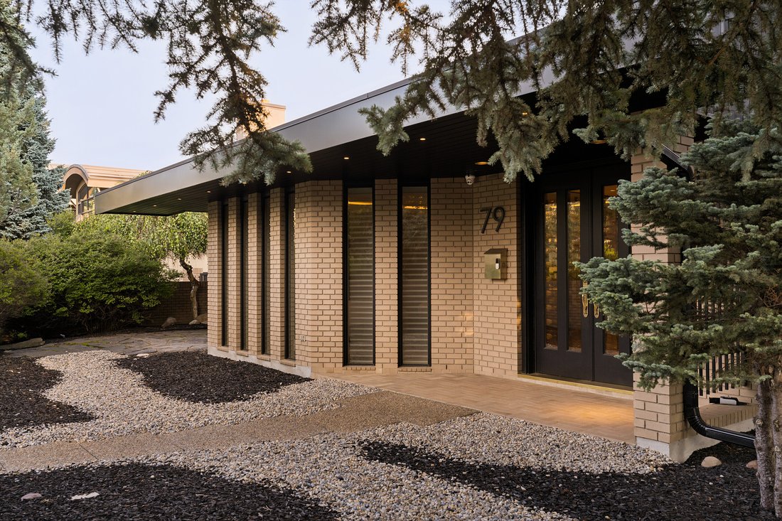 House in Calgary, Alberta, Canada 2 - 18704026