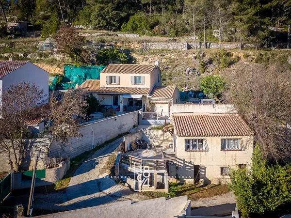 Casa en Saint-Zacharie, Provenza-Alpes-Costa Azul, Francia 4 - 17324957
