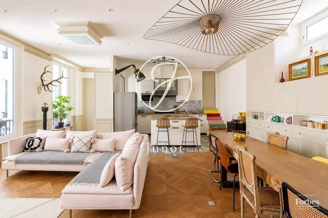 Apartment in Porte Saint Denis-Paradis, Paris 10e Arrondissement, Paris 4 - 18710636