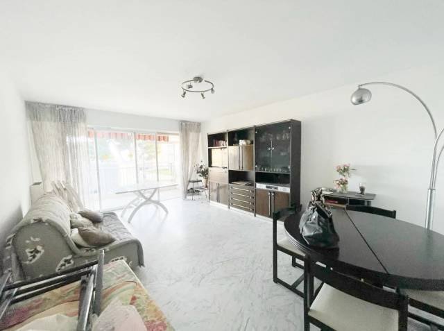 Apartment in Saint-Laurent-du-Var, Provence-Alpes-Côte d'Azur, France 3 - 16918572