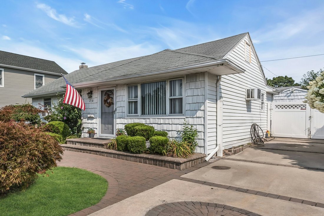 House in Plainview, New York, United States 3 - 18706877