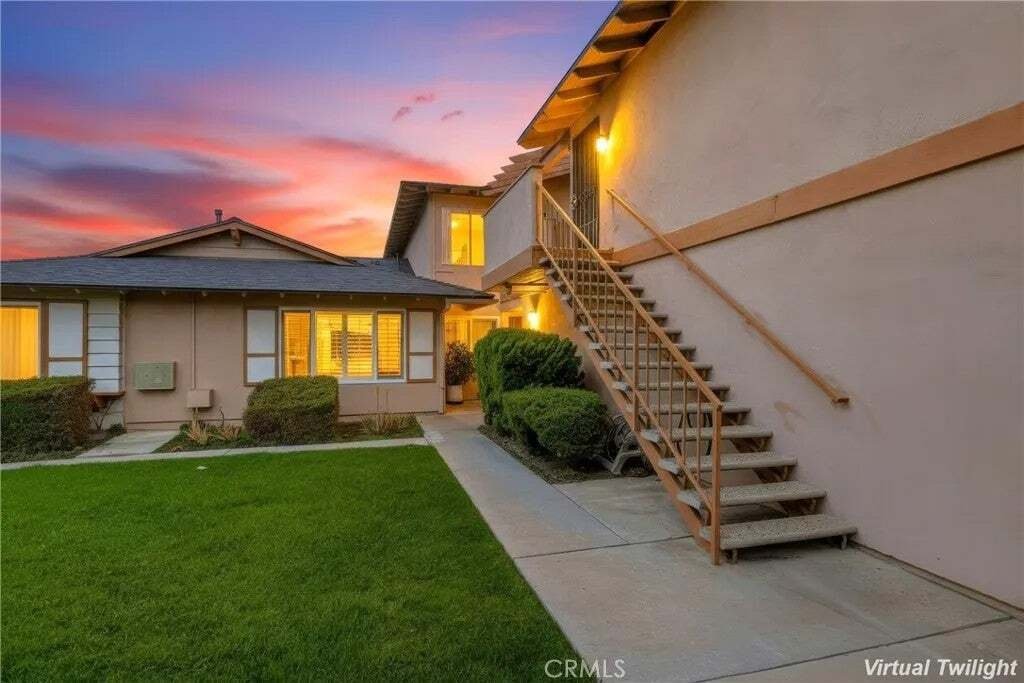 Huntington Beach, California, United States 2 - 18708642