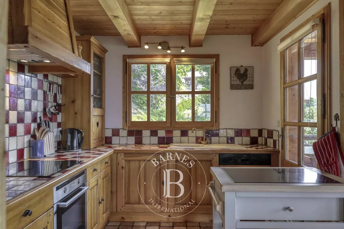 Chalet in Saint-Gervais-les-Bains, Auvergne-Rhône-Alpes, France 3 - 18703958
