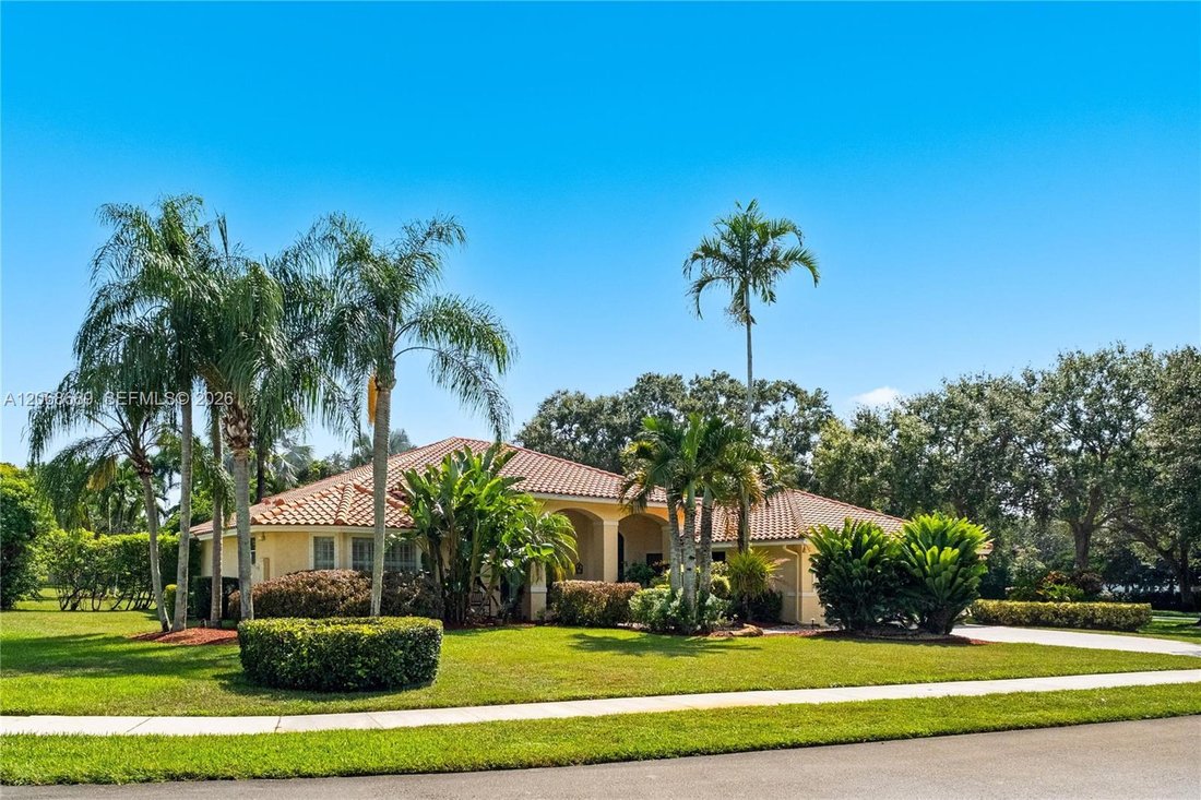 House in Davie, Florida, United States 3 - 18706871