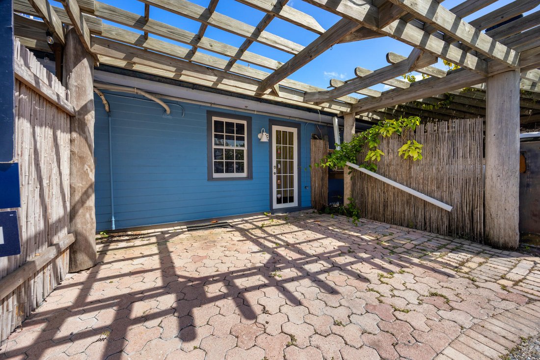 Co Op in Key West, Florida, United States 4 - 18709063
