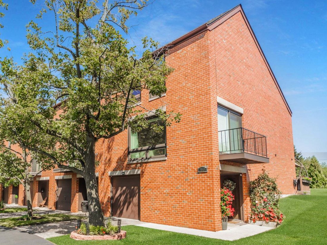 Condo in Glenview, Illinois, United States 1 - 18706316