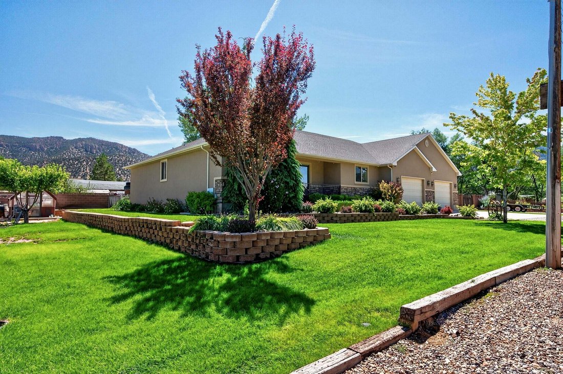 House in Parowan, Utah, United States 4 - 18704966
