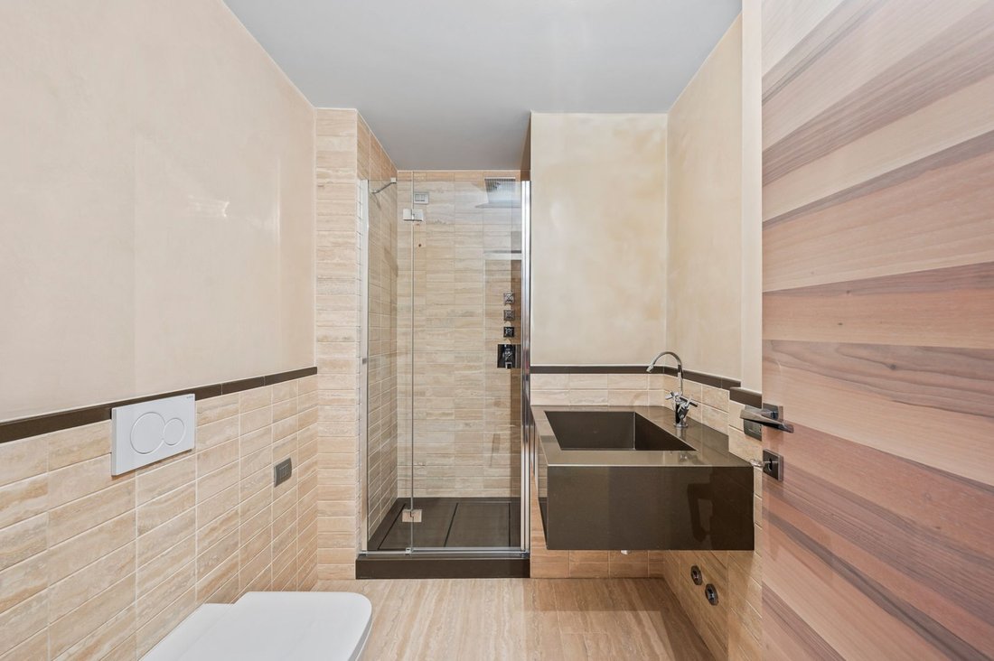 Apartment in Campione d'Italia, Lombardy, Italy 2 - 18705555