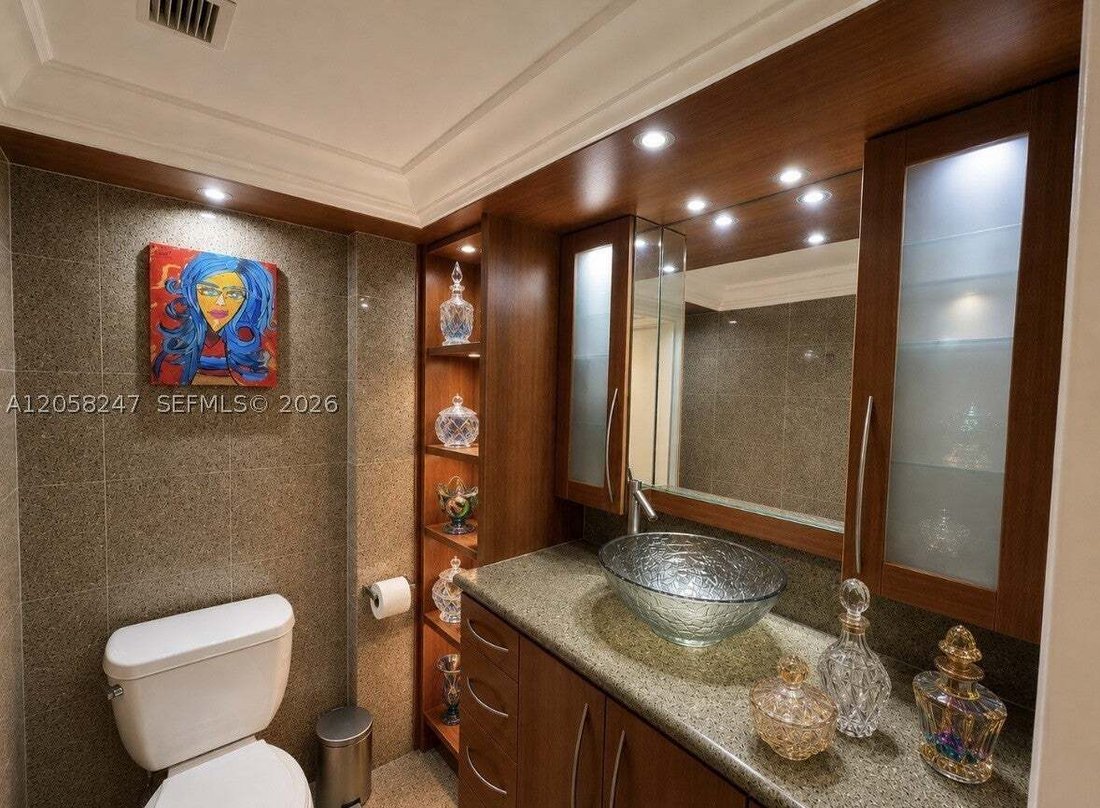 Condo in Bal Harbour, Florida, United States 5 - 18706037