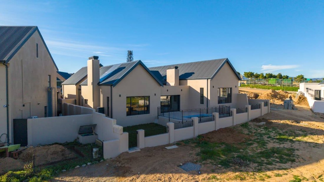 House in Malmesbury, Western Cape, South Africa 3 - 18702868