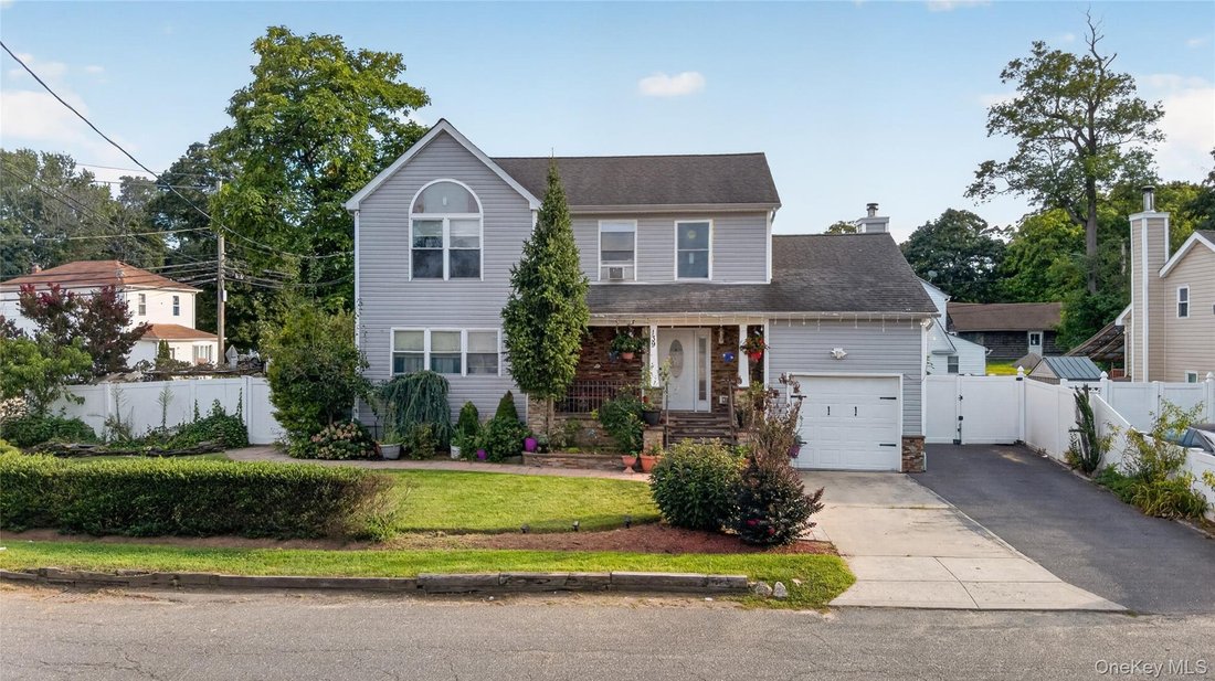 House in Amityville, New York, United States 1 - 18702533