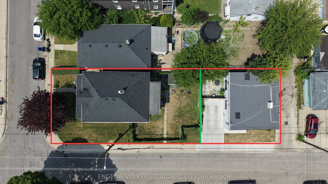 House in Windsor, Ontario, Canada 1 - 18706973