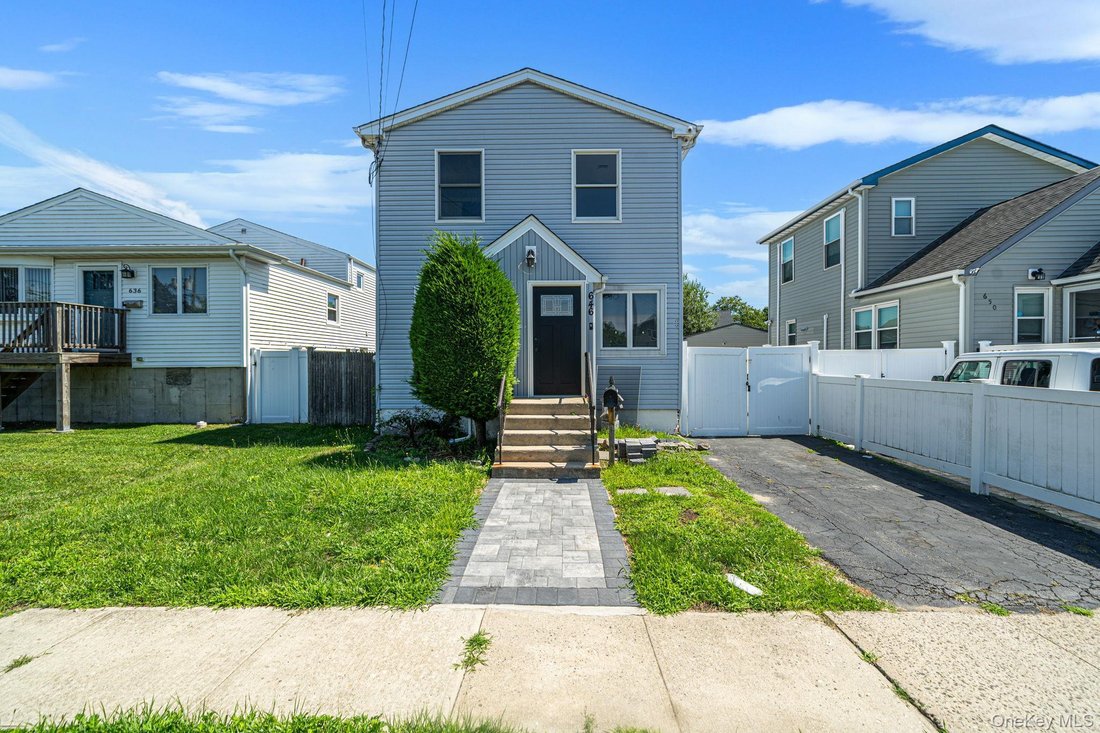 House in Lindenhurst, New York, United States 2 - 18709707