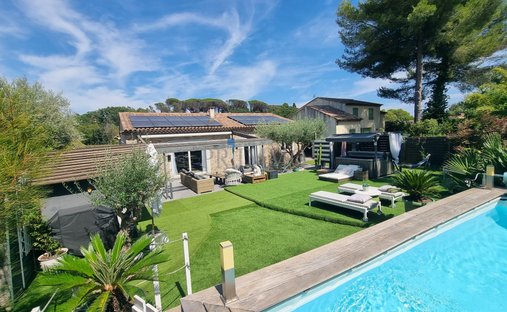 Villa in Saint Lambert, Frejus, France 1