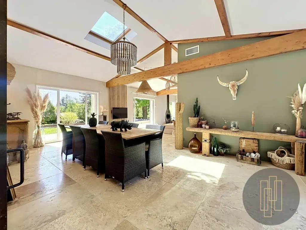 House in Marcilly-d'Azergues, Auvergne-Rhône-Alpes, France 1 - 17856150