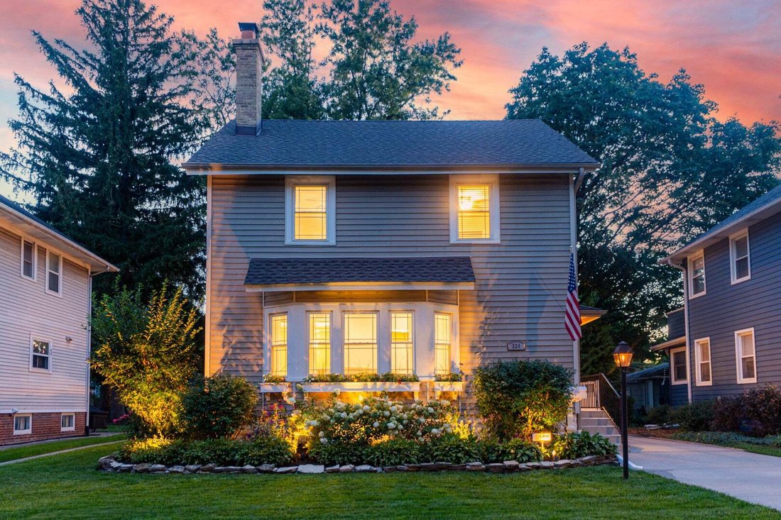 House in Elmhurst, Illinois, United States 2 - 18703681