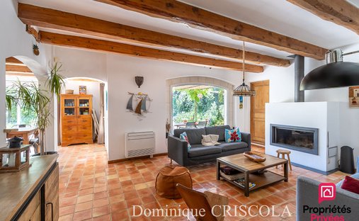 Villa in Camps-la-Source, Provence-Alpes-Côte d'Azur, France 1