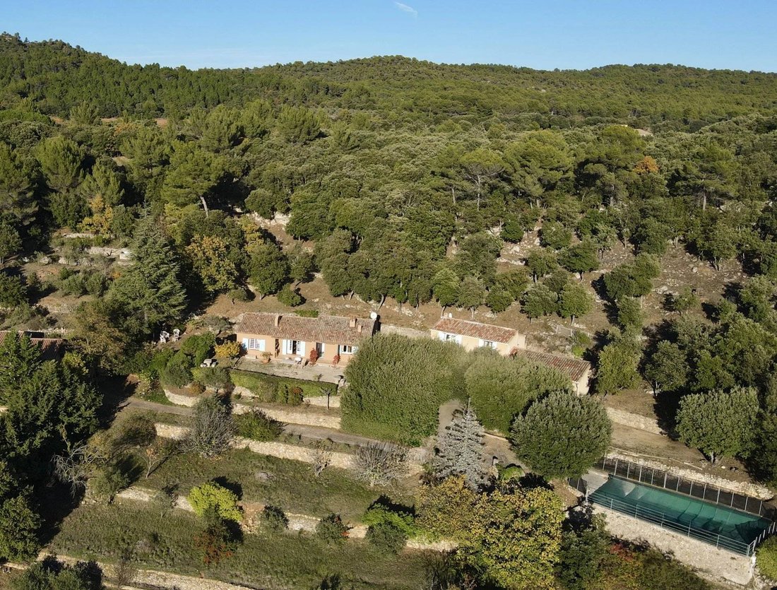 Maison à Tourtour, Provence-Alpes-Côte d'Azur, France 4 - 18626719