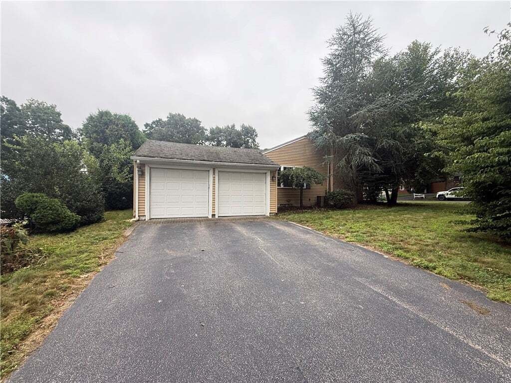 House in Cranston, Rhode Island, United States 4 - 18703339