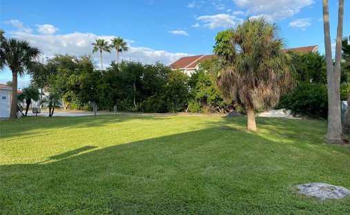 Terrain à Indian Shores, Floride, États-Unis 1