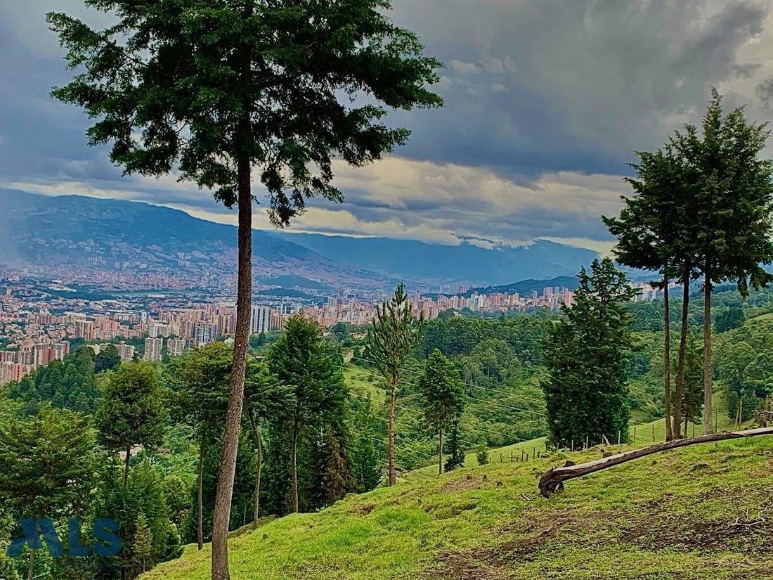 Land in Envigado, Envigado, Colombia 1 - 18709157