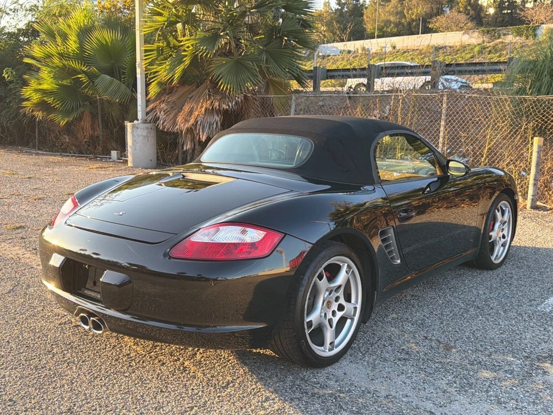 Cabriolet in Los Angeles, CA, United States 4 - 18714233