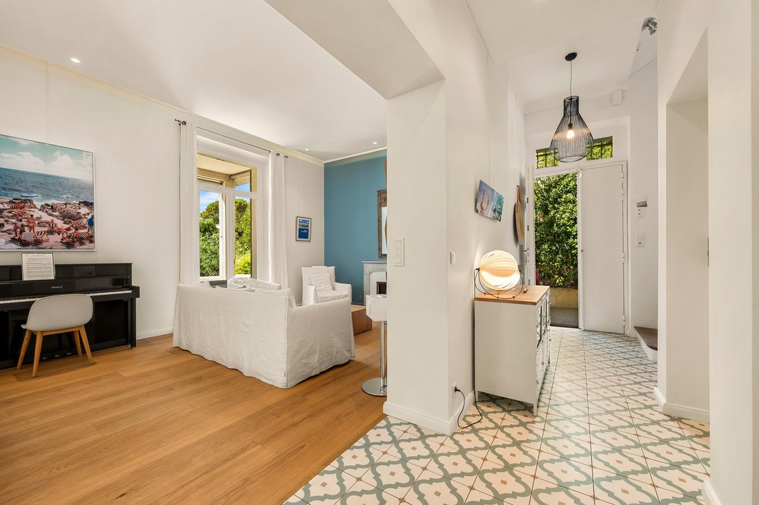 House in Saint Nicolas, Cannes, France 4 - 18704909