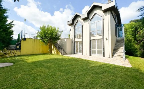 House in Uskumruköy, İstanbul, Turkey 1