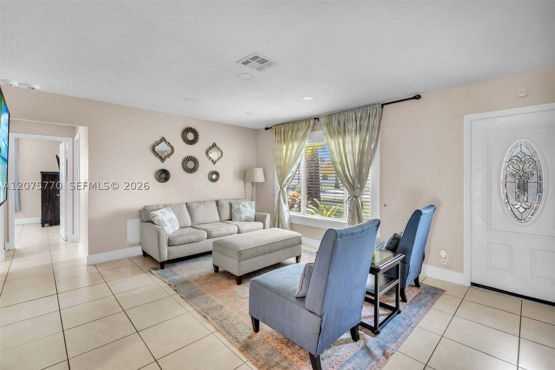 House in Hallandale Beach, Florida, United States 4 - 18706011