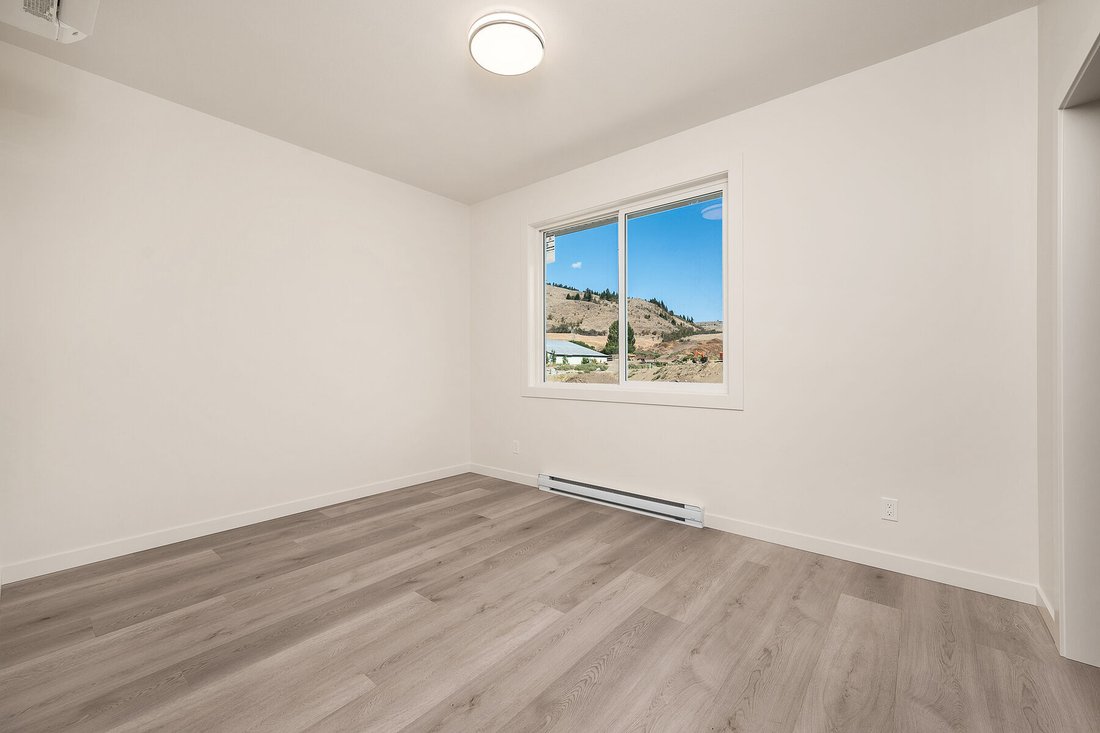 House in Vernon, British Columbia, Canada 4 - 18709047