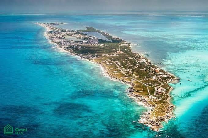 Land in Isla Mujeres, Quintana Roo, Mexico 2 - 17814556