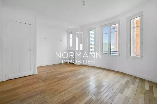 Apartment in Puteaux, Ile-de-France, France 2 - 15869418