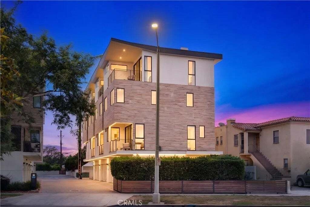 Condo in Los Angeles, California, United States 2 - 18708590