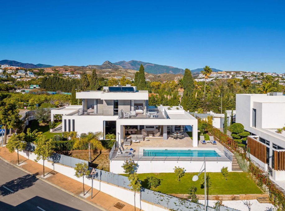 Villa in Estepona, Andalusia, Spain 2 - 18709012