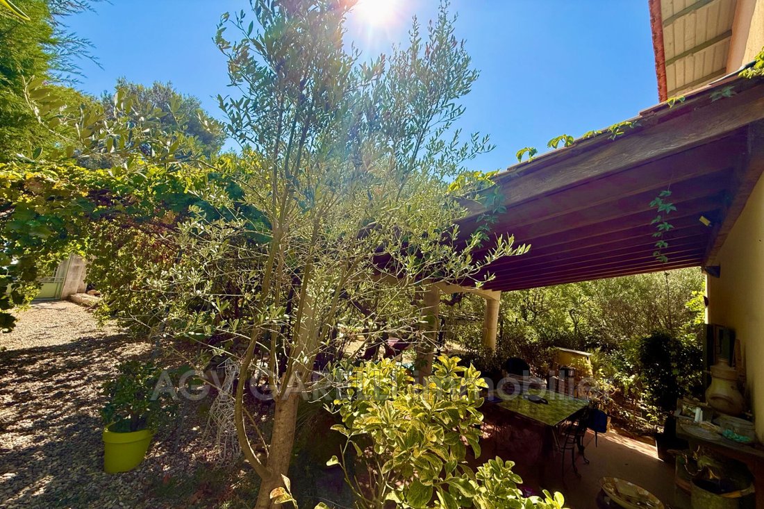 Villa en Le Revest-les-Eaux, Provenza-Alpes-Costa Azul, Francia 5 - 18703919