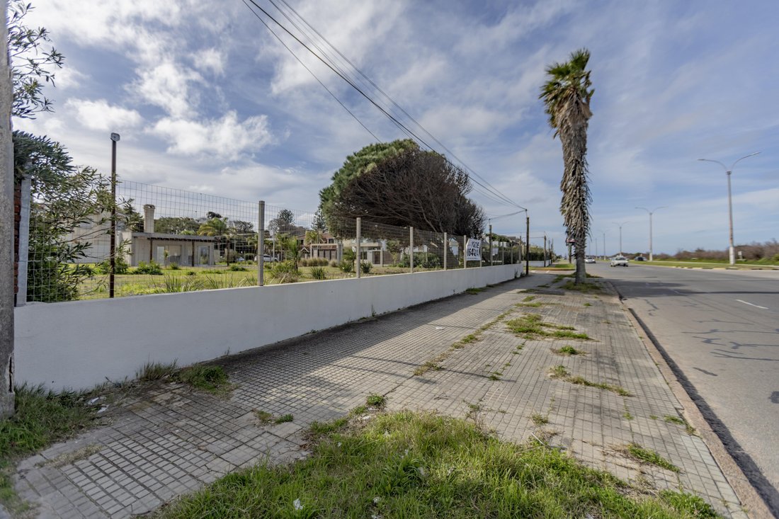 Land in Montevideo, Departamento de Montevideo, Uruguay 4 - 18703648