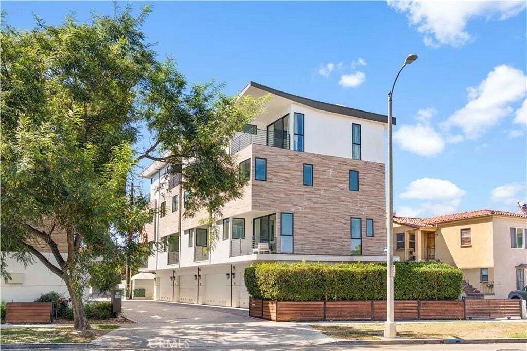 Condo in Los Angeles, California, United States 1 - 18708590