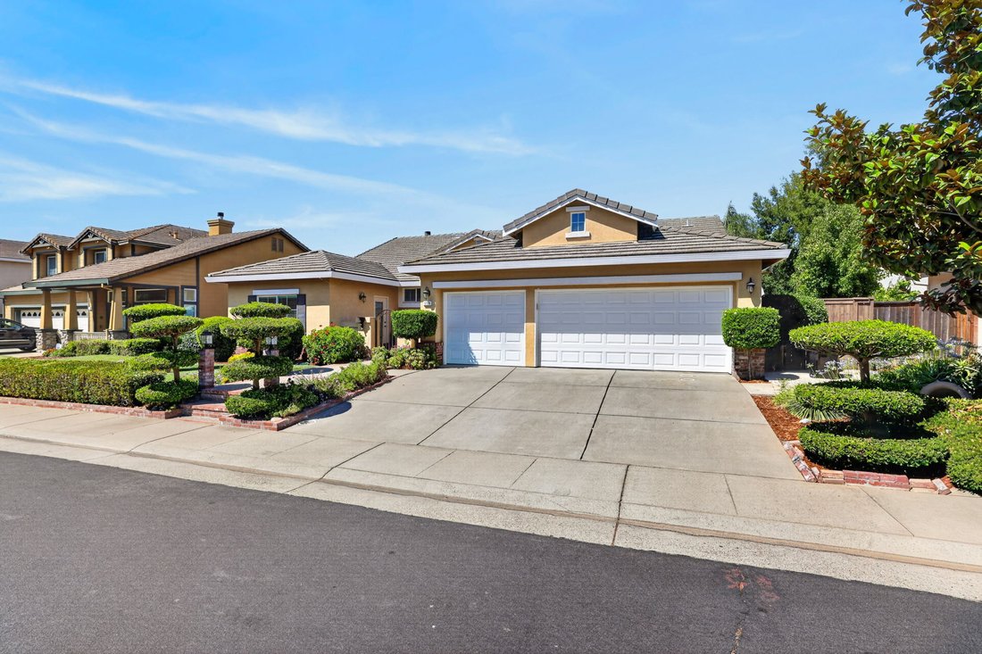 House in Elk Grove, California, United States 2 - 18703891