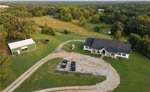 House in Cole Camp, Missouri, United States 1