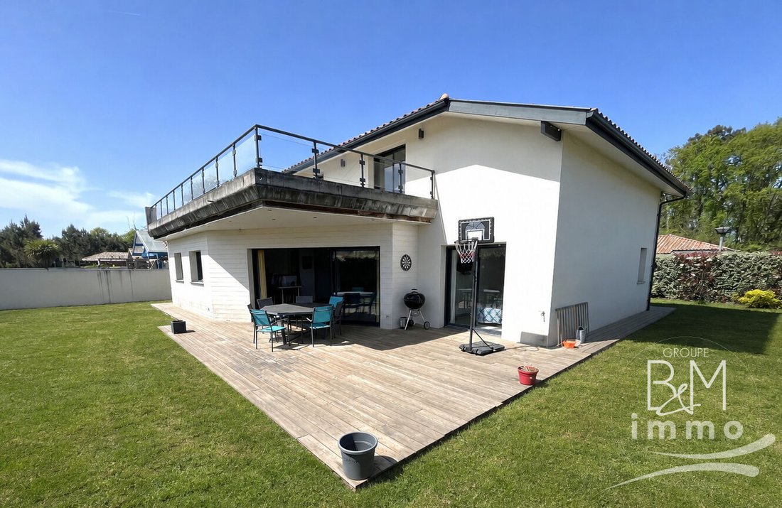 Villa in Tosse, Nouvelle-Aquitaine, France 1 - 17723277