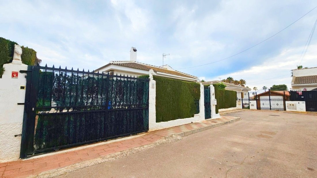 Villa in Los Alcazares, Región de Murcia, Spain 2 - 18709199