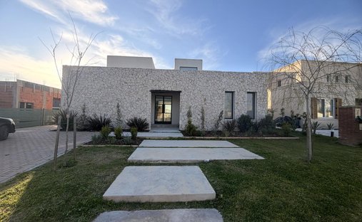 House in Benavidez, Buenos Aires Province, Argentina 1