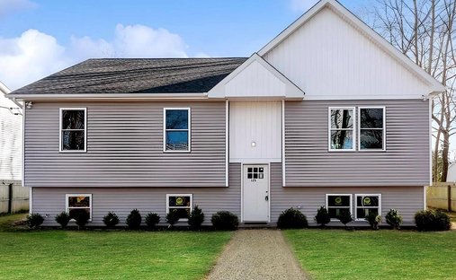 House in Mastic Beach, New York, United States 1