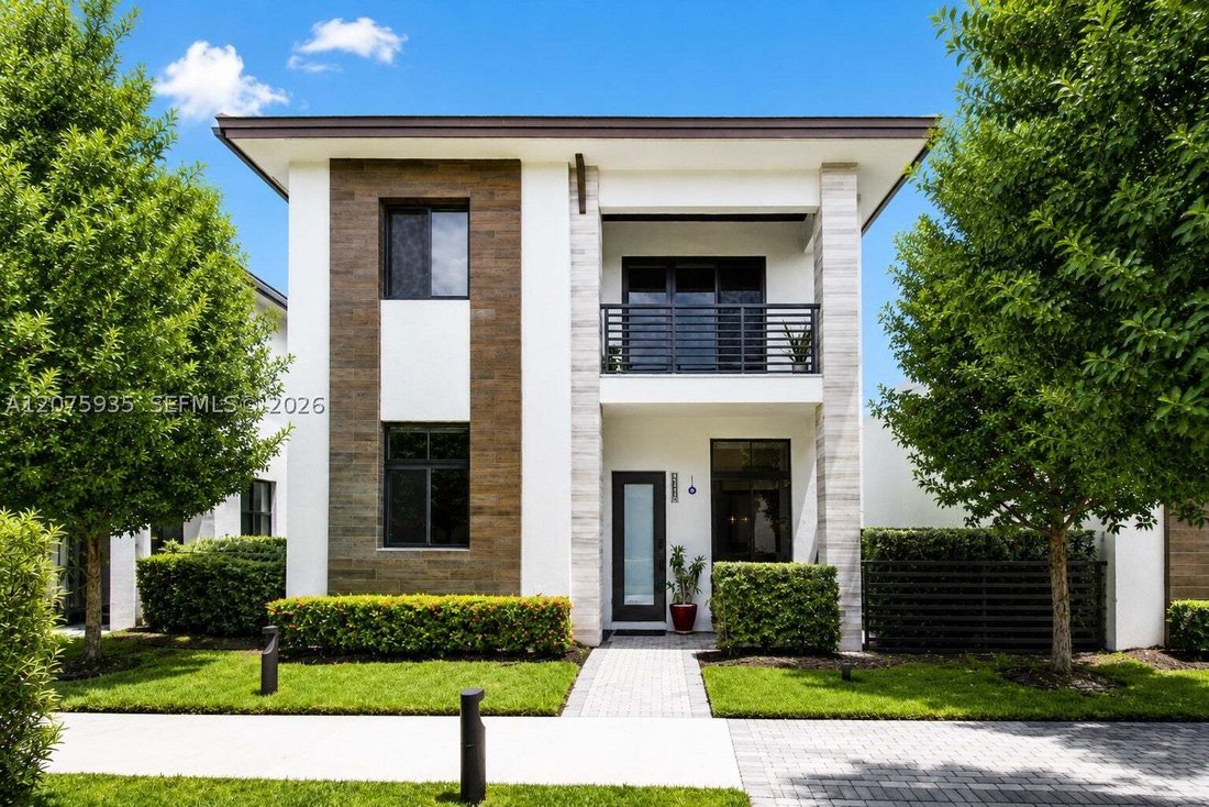 House in Miami Springs, Florida, United States 1 - 18711417