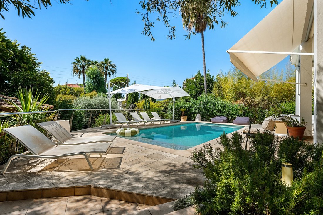 House in Saint Nicolas, Cannes, France 1 - 18704909