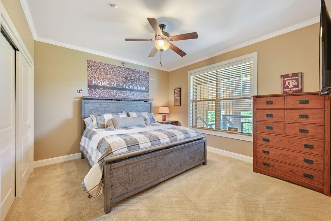 Condo in Bryan, Texas, United States 5 - 18703817