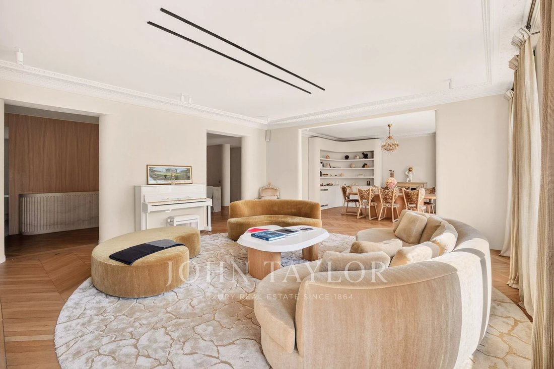 Apartment in Gros Caillou, Paris 7e Arrondissement, Paris 5 - 18714843