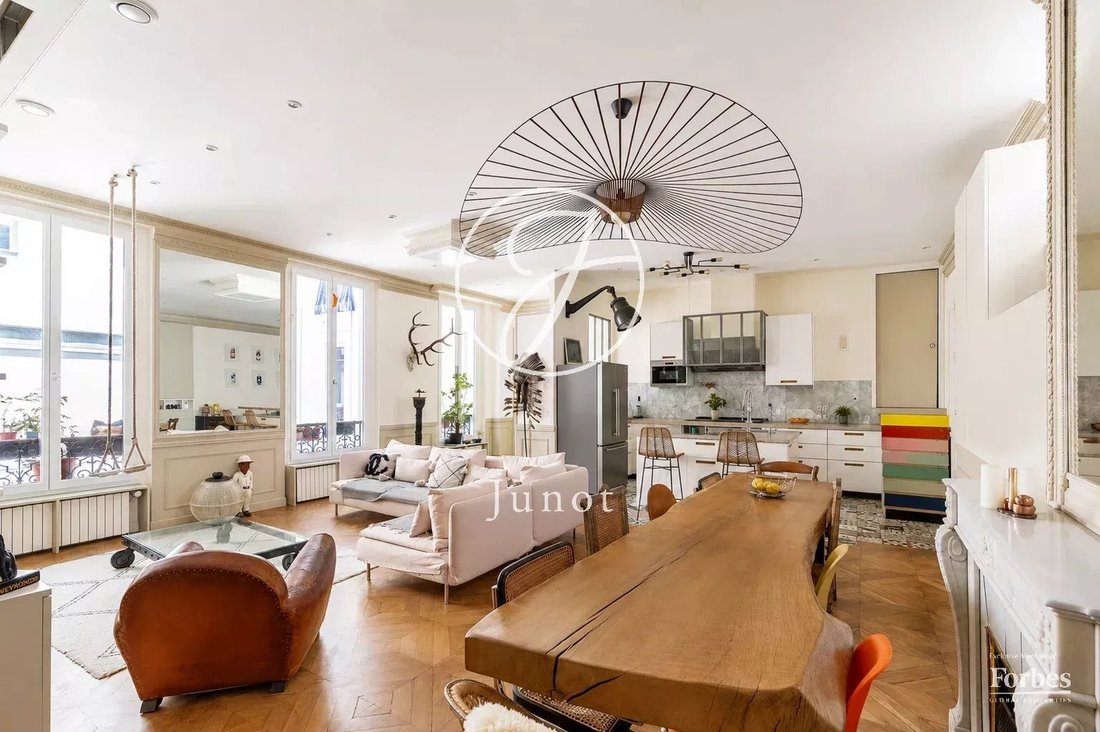 Apartment in Porte Saint Denis-Paradis, Paris 10e Arrondissement, Paris 5 - 18710636