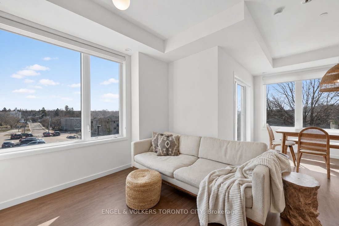 House in Aurora, Ontario, Canada 4 - 18706952