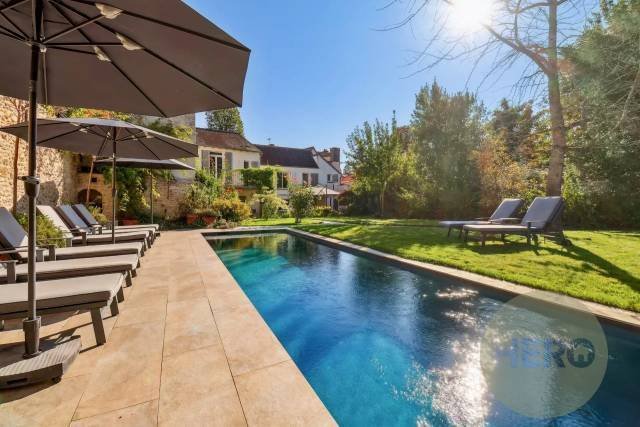 House in Montfort-l'Amaury, Ile-de-France, France 1 - 16257998